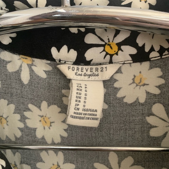 Forever 21 Romper. Great condition, only worn once. - Picture 3 of 4